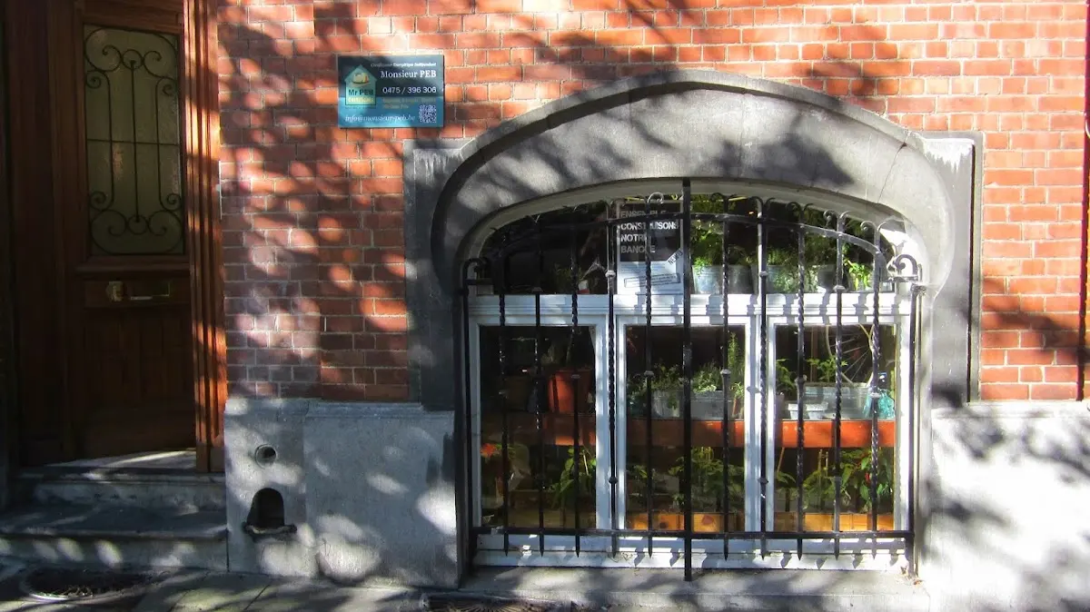 Monsieur PEB (Bernard Minet), Schaerbeek